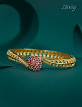 18k Gold Plated Anti-Tarnish AD stone Bangle - CL1012251