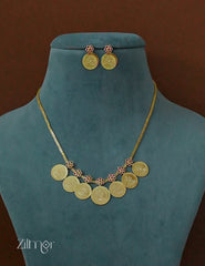 ZS1011922- Gold Tone Kaashu Pendant Necklace Earring Set 2-Zilmor