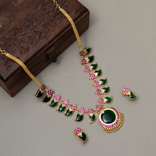 AG101495  -Gold Tone Palakka Necklace Earring Set