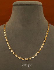 KT1011683- Gold toned Simple Star Moon Chain Necklace 4-Zilmor