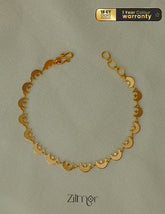 KT1011684- Gold toned Simple Star Moon Bracelet 1-Zilmor