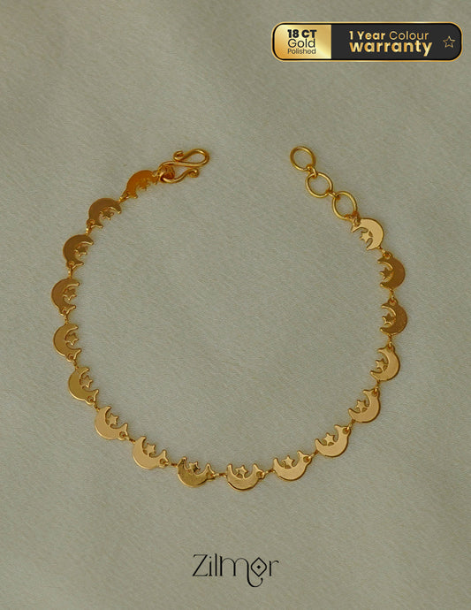 KT1011684- Gold toned Simple Star Moon Bracelet 1-Zilmor