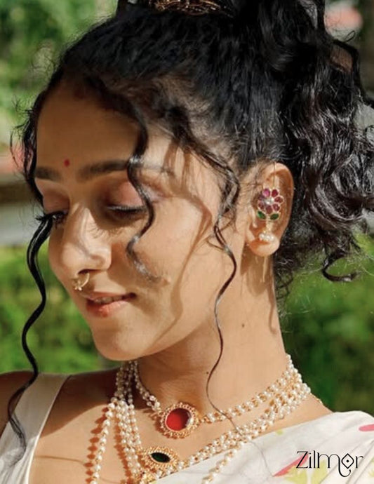 KY1011976- Premium Pearl Necklace with Palakka Round Pendant