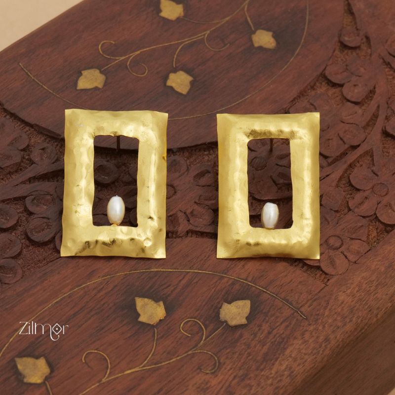 Contemporary Pearl Square Earrings - KE100416