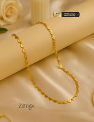 KT1011683- Gold toned Simple Star Moon Chain Necklace 1-Zilmor