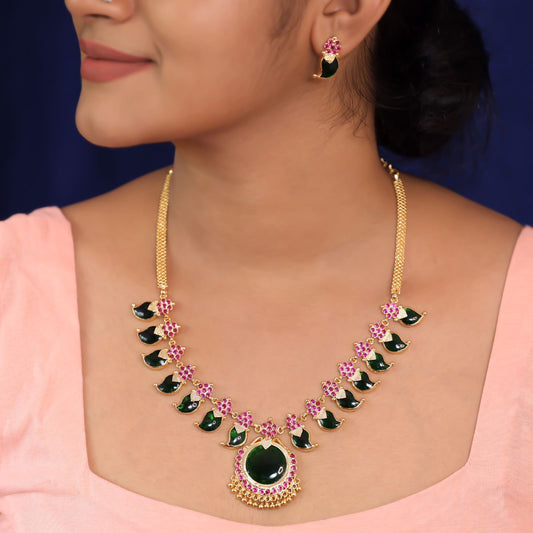 AG101495  -Gold Tone Palakka Necklace Earring Set