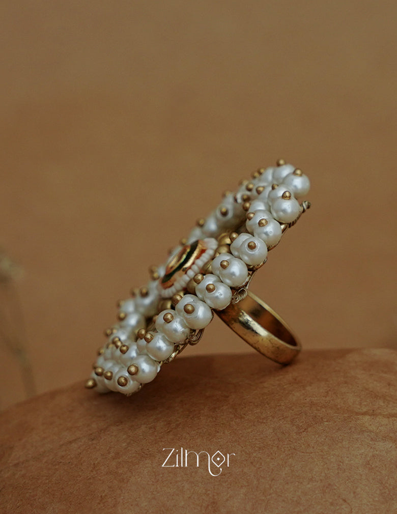 ZA1011165 - Pearl Cluster Adjustable Ring 2-Zilmor
