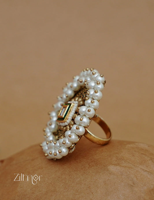 ZA1011166 - Pearl Cluster Adjustable Ring 2-Zilmor