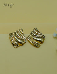 Modern golden stud earrings with anti-tarnish finish