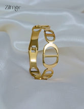 Modern golden openable bracelet with anti-tarnish finish