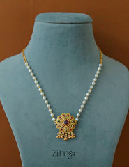 CL1011817- Kemp Stone Flower Pendant with Pearl Antique Necklace