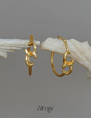 PE1011809 - Gold tone Geometrical Hoop Earrings 1-Zilmor