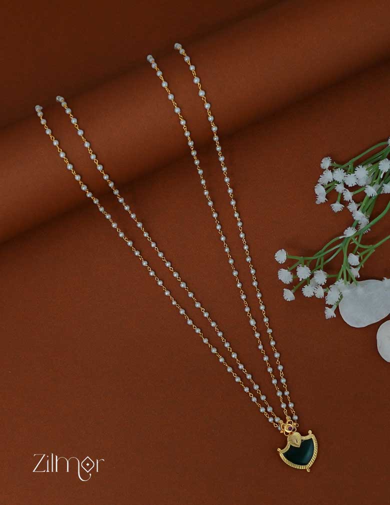 KY1011959-  Premium Pearl Necklace with Palakka Pendant 2-Zilmor
