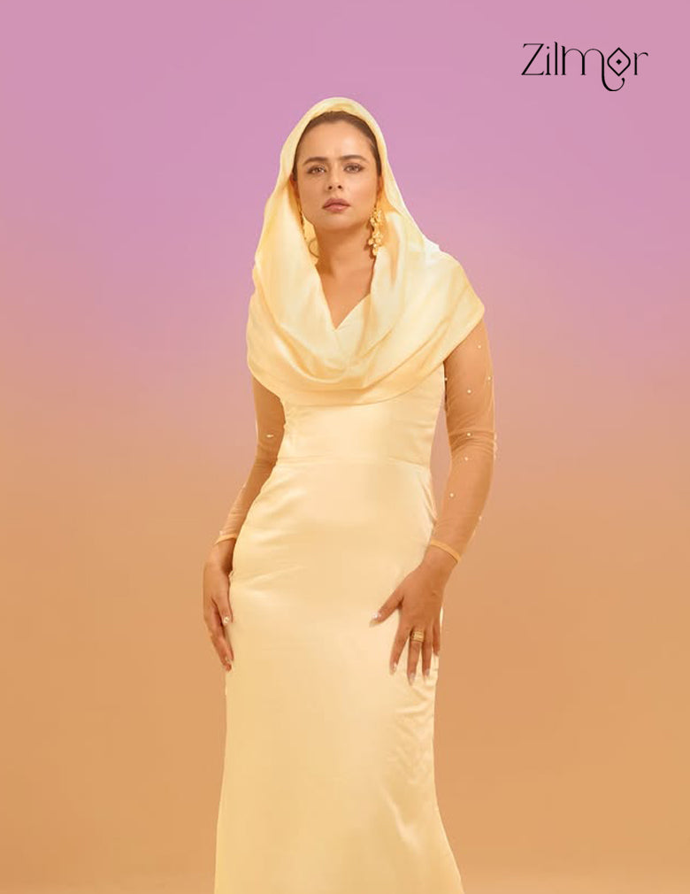 Contemporary gold toned earrings - PT100851