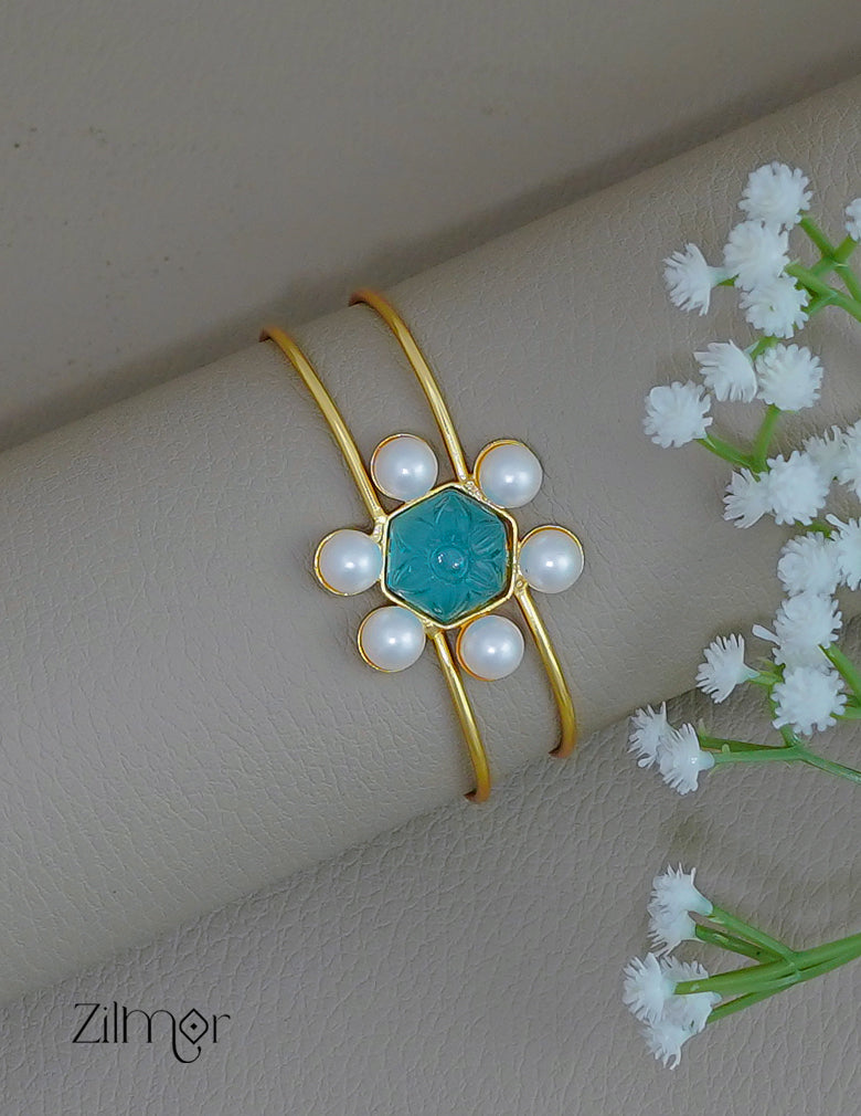 ZA1011884- Floral Pearl & Druzy Adjustable Brass Bangle 2-Zilmor