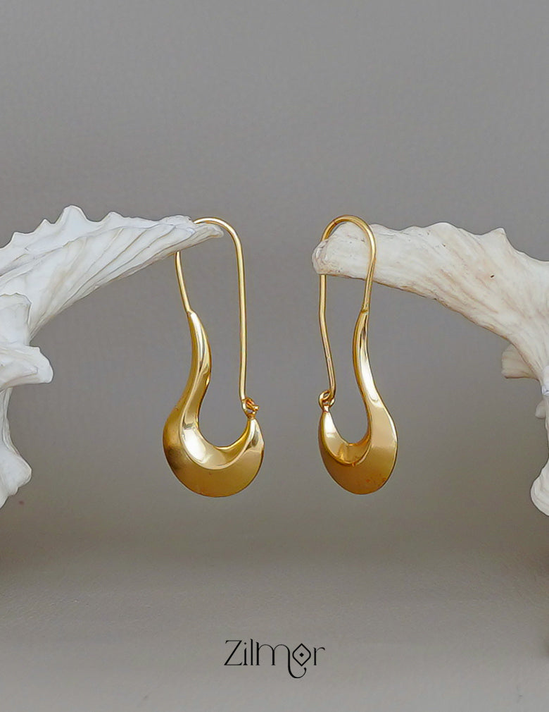 PE1011806 - Gold tone Geometrical Hoop Earrings 2-Zilmor