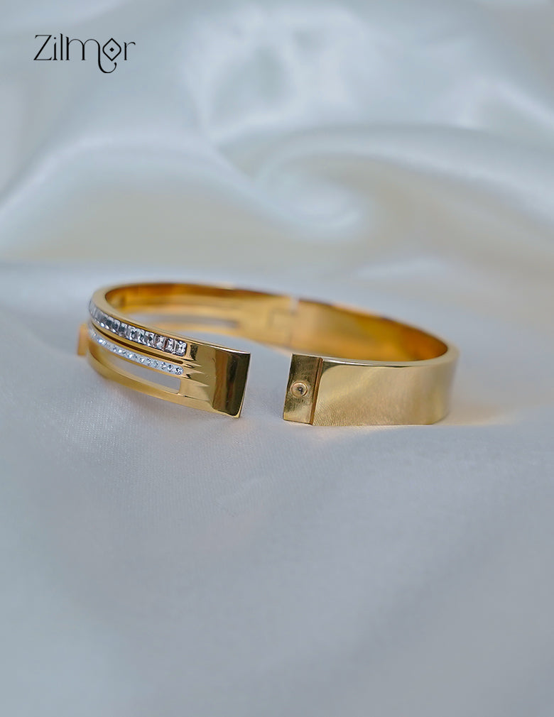 ZF1012116 - Golden Ad Stone Openable Anti Tarnish Bracelet Bangle