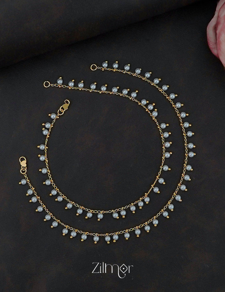 PE1011822 -Gold Tone Pearl Pair Anklets