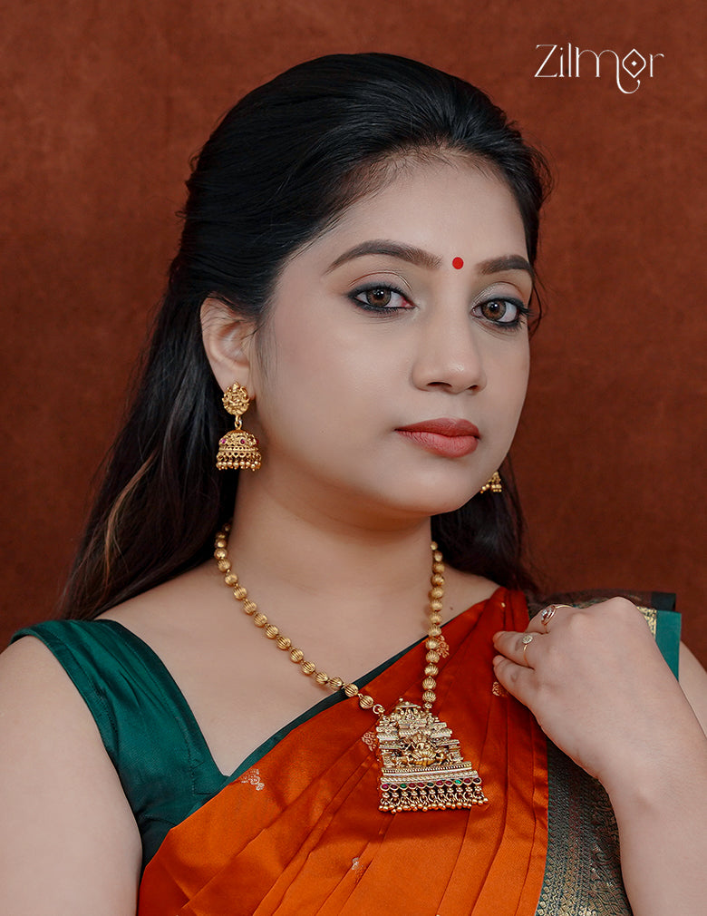 Antique Lakshmi Temple Pendant Necklace & Earrings Set- KA1012381