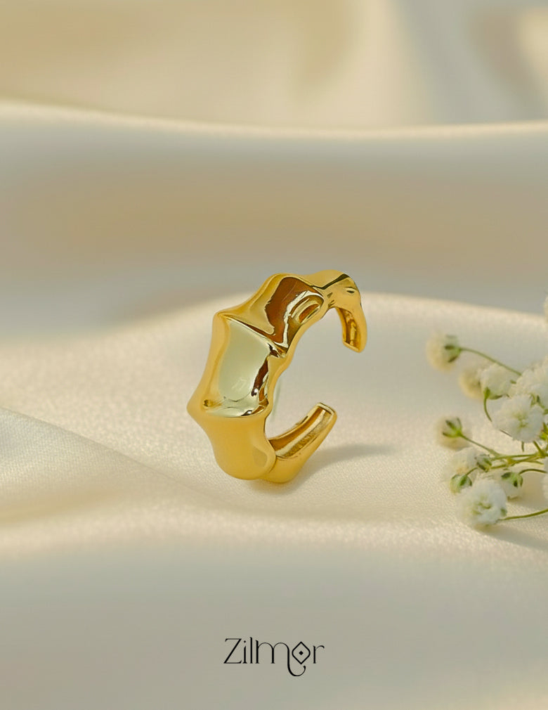 ZC1012056- Aurora Flow Ring – Size Adjustable | 18K Gold Plated Stainless Steel | Anti Tarnish