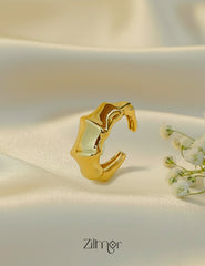 ZC1012056- Aurora Flow Ring – Size Adjustable | 18K Gold Plated Stainless Steel | Anti Tarnish