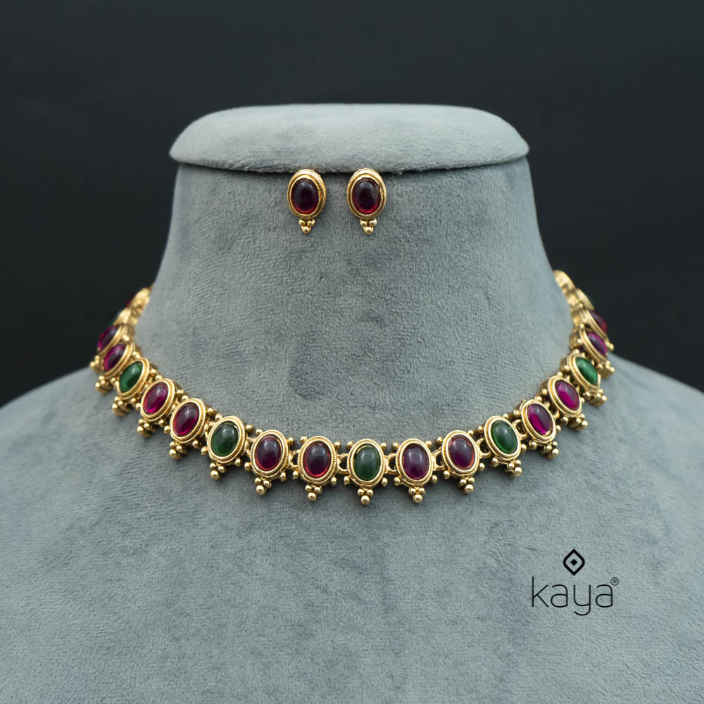 NV101284 - Antique Choker with Earrings