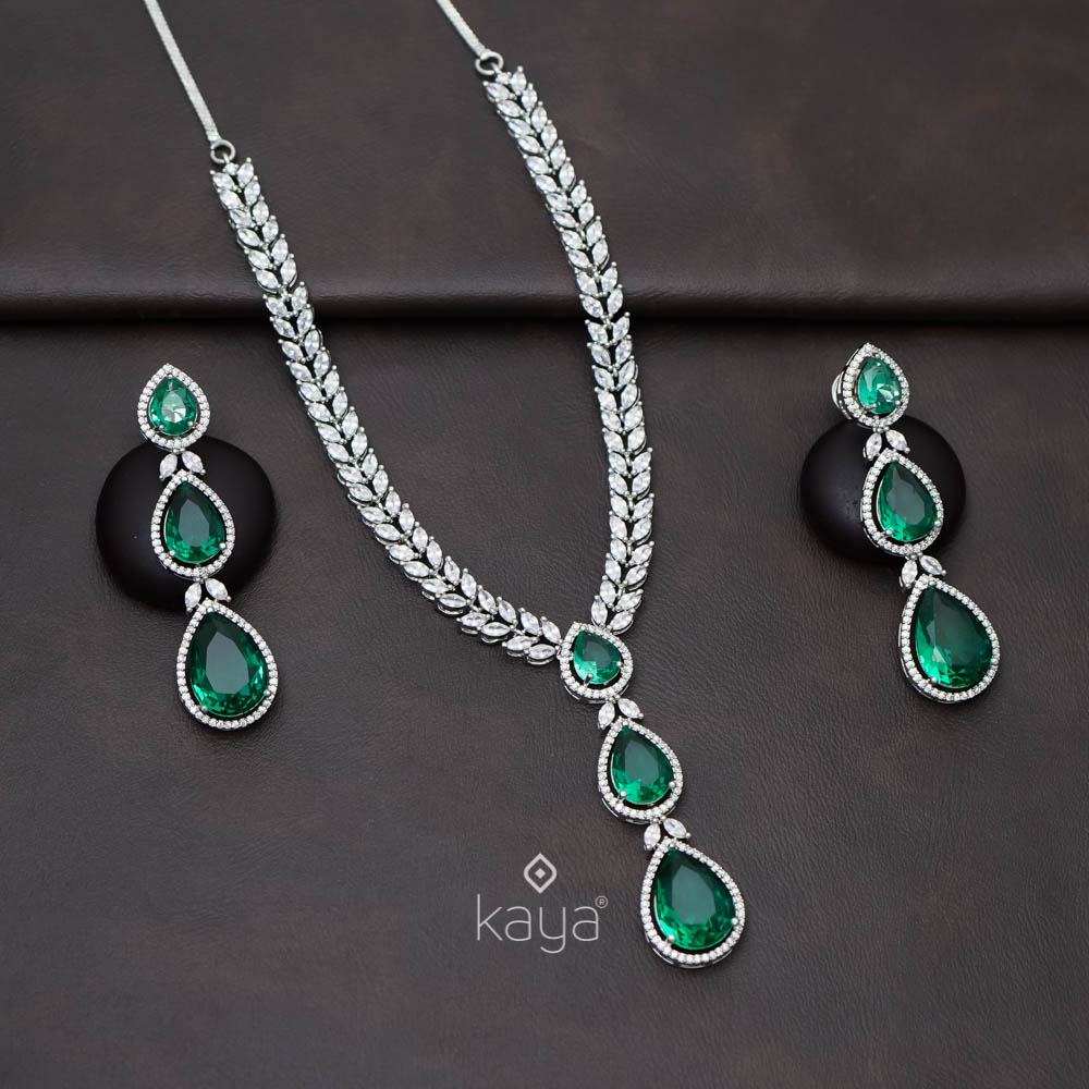 KM101358 - AD Choker Necklace with matching Earrings