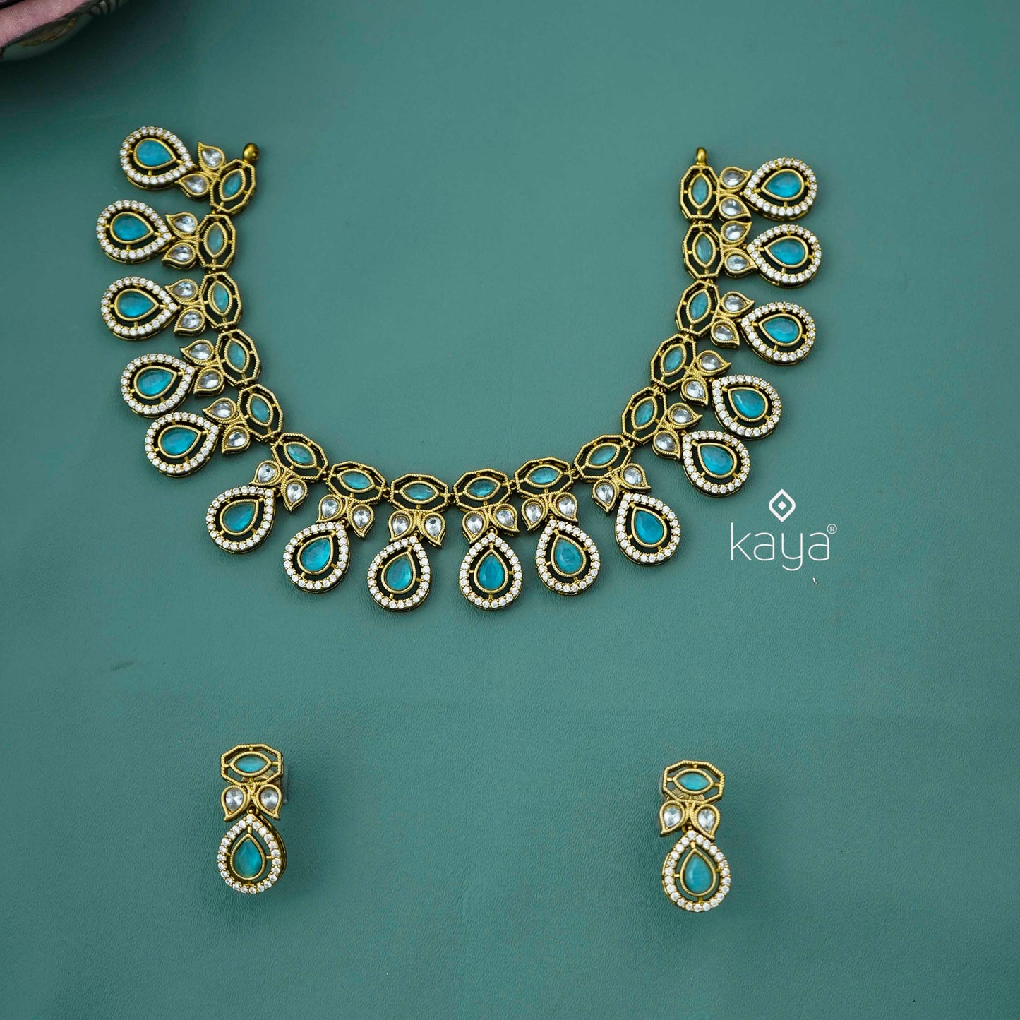 SC100931 Victorian AD Necklace with matching Earrings (color option)