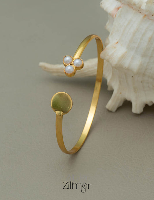 AS101130 - Gold Plated Adjustable Pearl Bangle