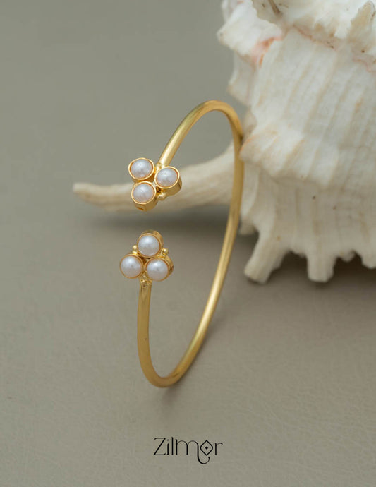 AS101139 - Gold Plated Adjustable Pearl Bangle