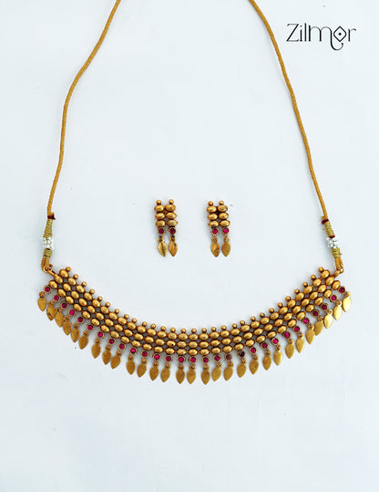 Antique Gold Kemp Stone Elakka Thaali Choker Necklace Set - NV1012593