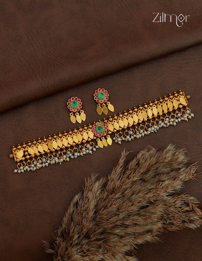 Antique Gold Kemp Stone Elakka Thaali Choker Necklace Set - NV1012758
