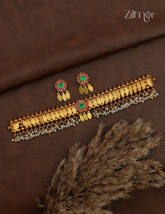 Antique Gold Kemp Stone Elakka Thaali Choker Necklace Set - NV1012758