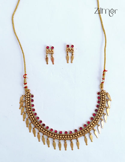 Antique Gold Kemp Stone Elakkathali Choker Necklace Set with Earrings - NV1012663