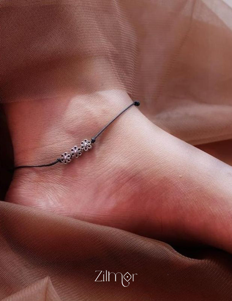 Aster Flower Charm Anklet 1-Zilmor