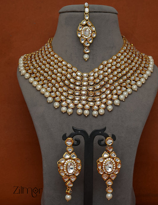 CL1011367 - Bridal  Kundan Necklace Earrings with Maangtikka