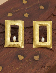 Contemporary Pearl Square Earrings  - KE100416