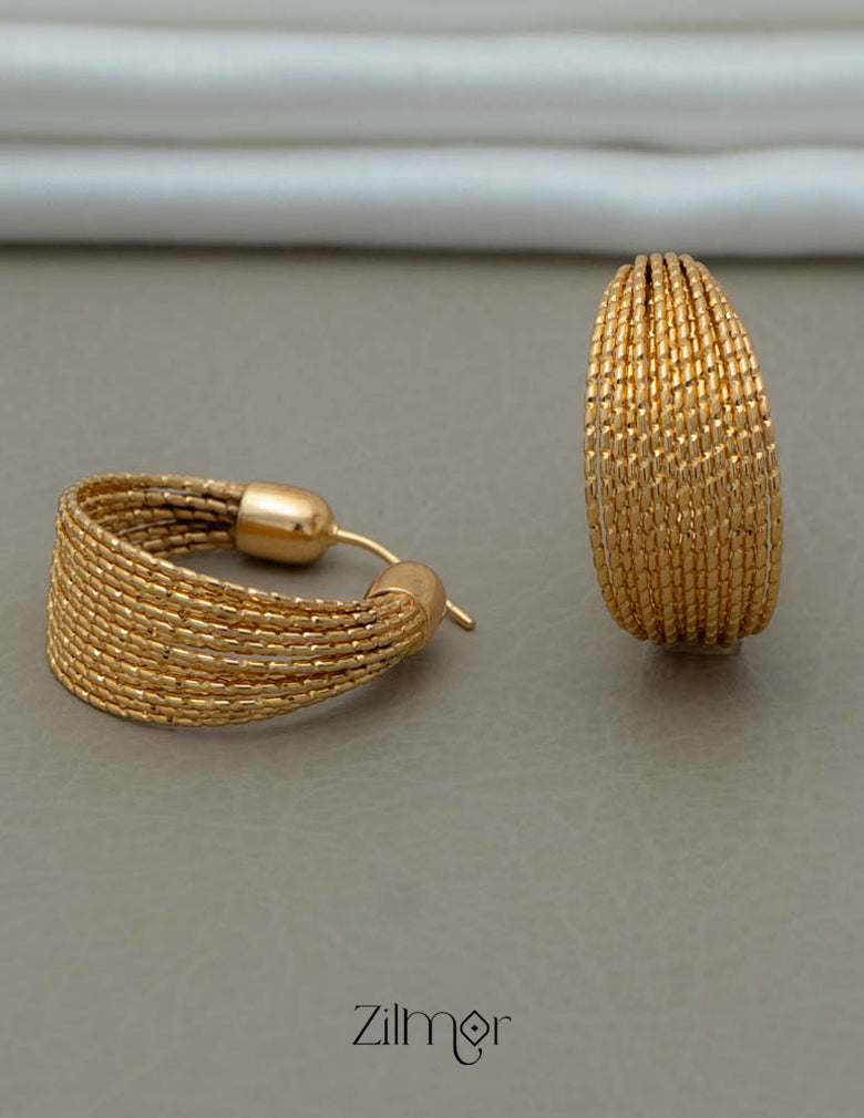 PE101831 -Gold tone Dangle Hoop Earrings