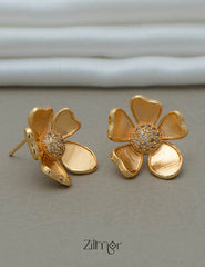 PE101833 - Gold tone AD Stone Flower stud Earrings 2-Zilmor
