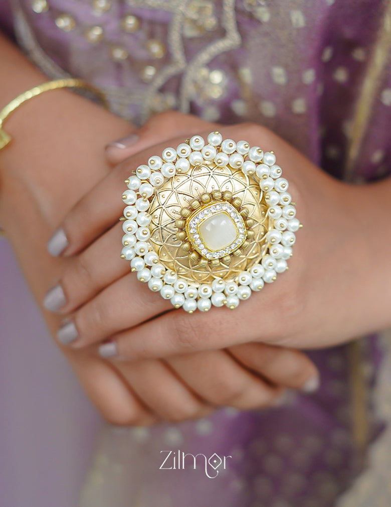 ZA1011167 - Pearl Cluster Adjustable Ring 3-Zilmor