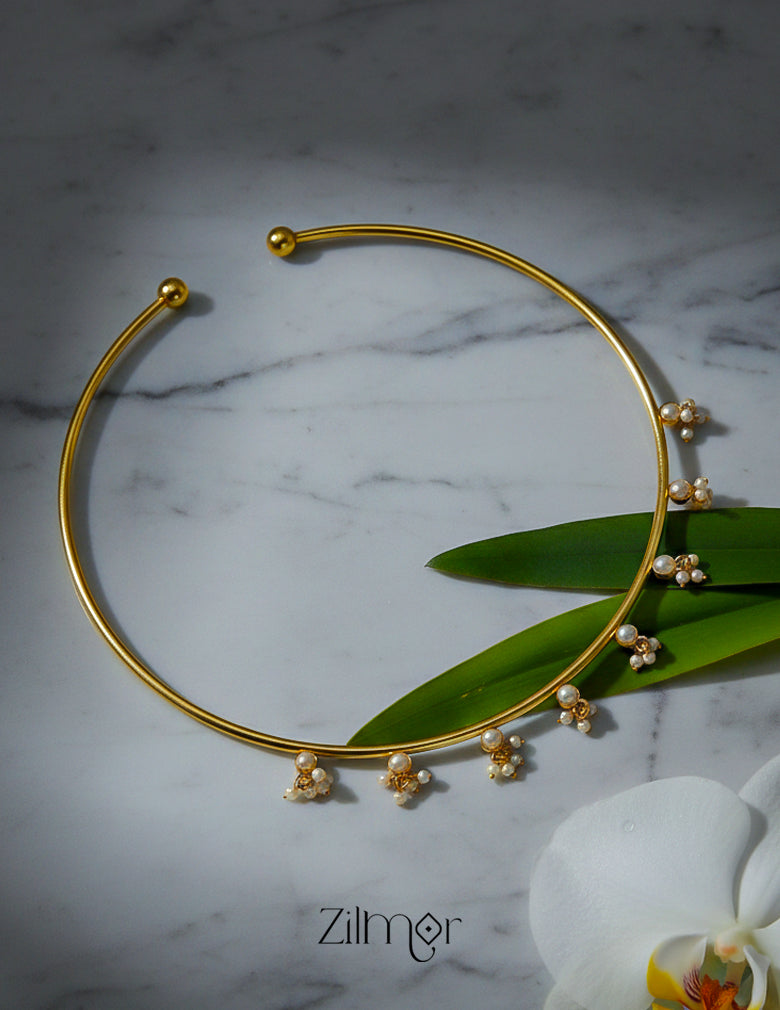 Adjustable Golden Pearl Neck Cuff choker necklace for a perfect fit.