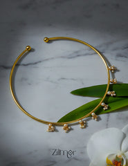 Adjustable Golden Pearl Neck Cuff choker necklace for a perfect fit.