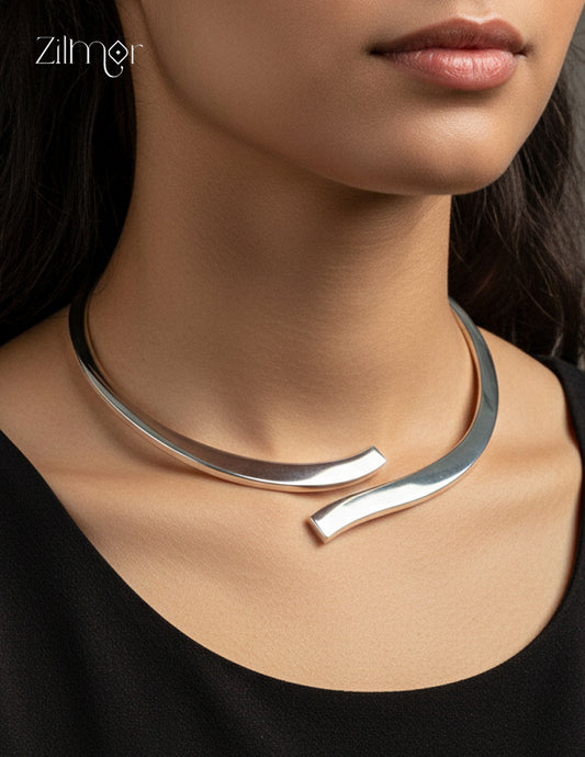 Sleek Silver-Tone Hinged Choker Necklace – Premium Stainless Steel Finish