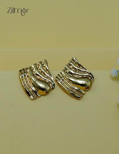 Modern golden stud earrings with anti-tarnish finish