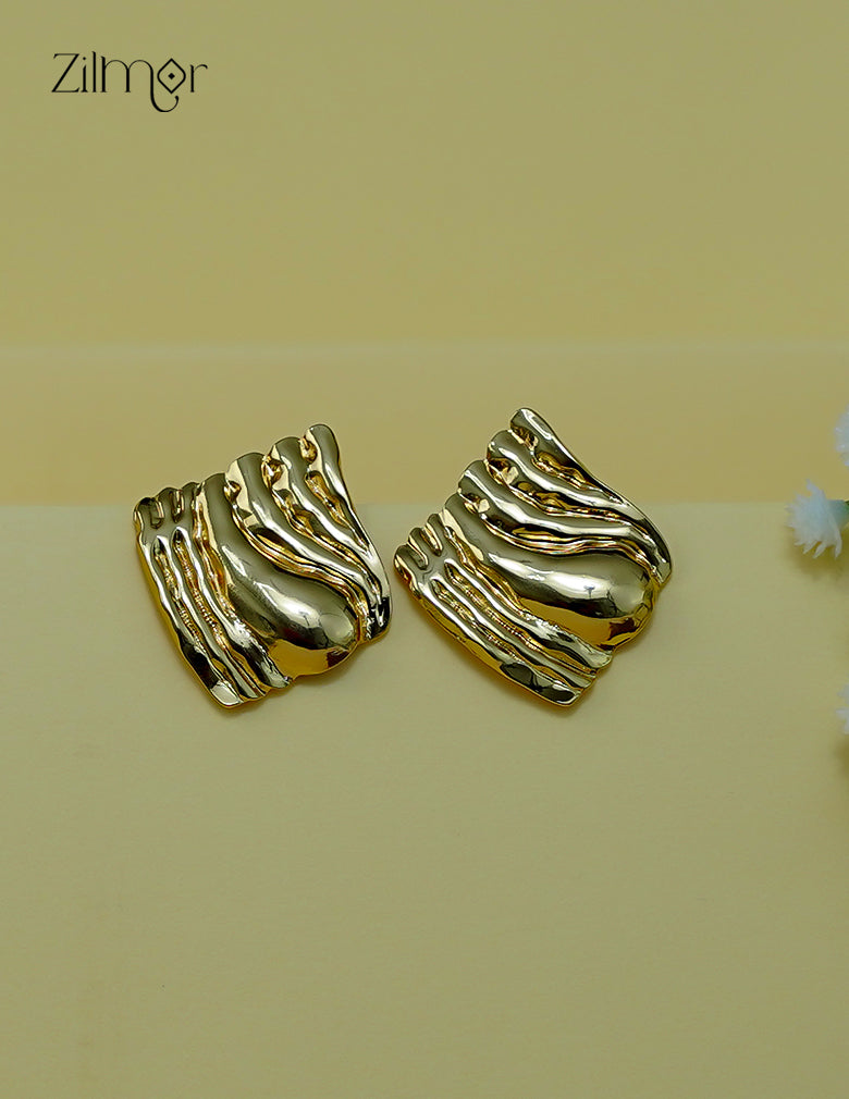 Modern golden stud earrings with anti-tarnish finish