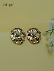 Modern golden stud earrings with anti-tarnish finish