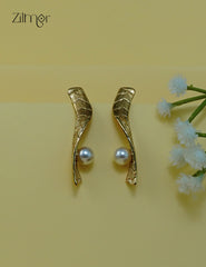 Modern pearl and gold stud earrings with anti-tarnish finish-ZF1012125