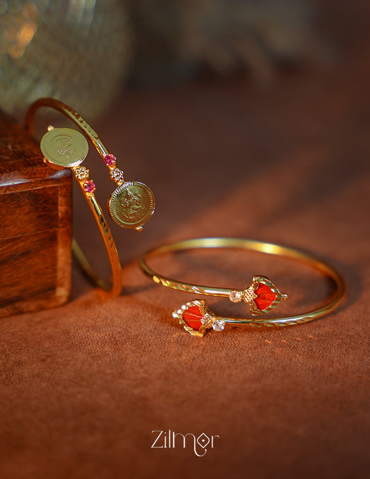 KY1011757- Gold tone Lakshmi coin &Palakka Kada Bangle Combo (color option)