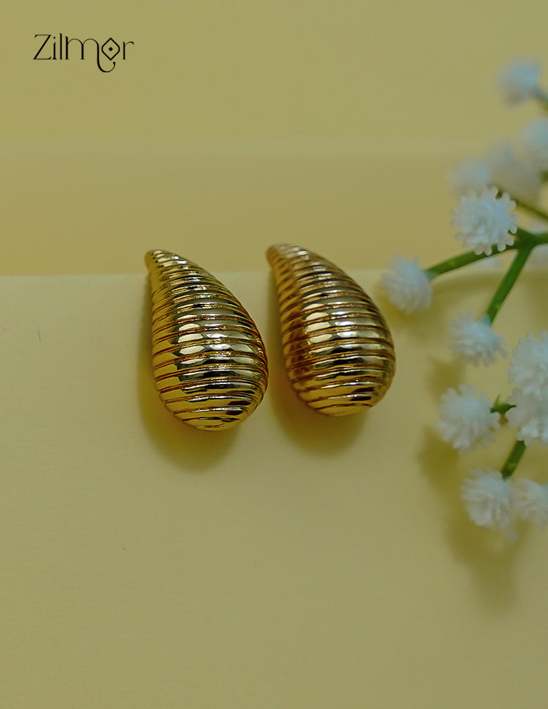 Modern striped teardrop Korean stud earrings with anti-tarnish finish