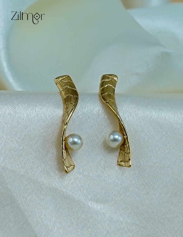 Trendy contemporary pearl golden stud earrings with anti-tarnish coating for women